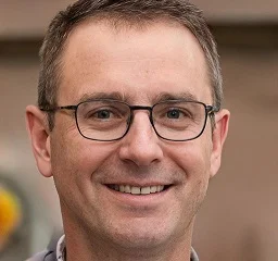 expert's photo